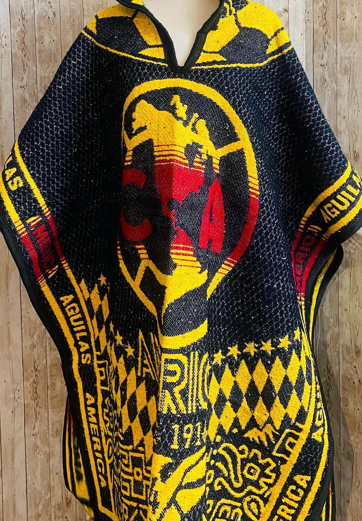 Poncho Mexicano Grueso del Club America Poncho de Futbol Mexicano Mexican Thick  Soccer Poncho