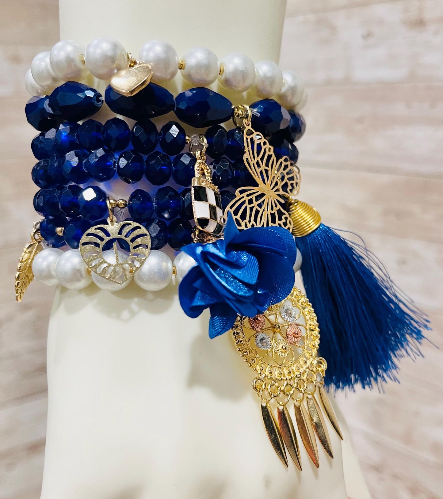 Handmade Mexican Artesanal Bracelets Set of 7 Beaded Bracelets Semanario Artesanal Mexicano 7 Pulseras