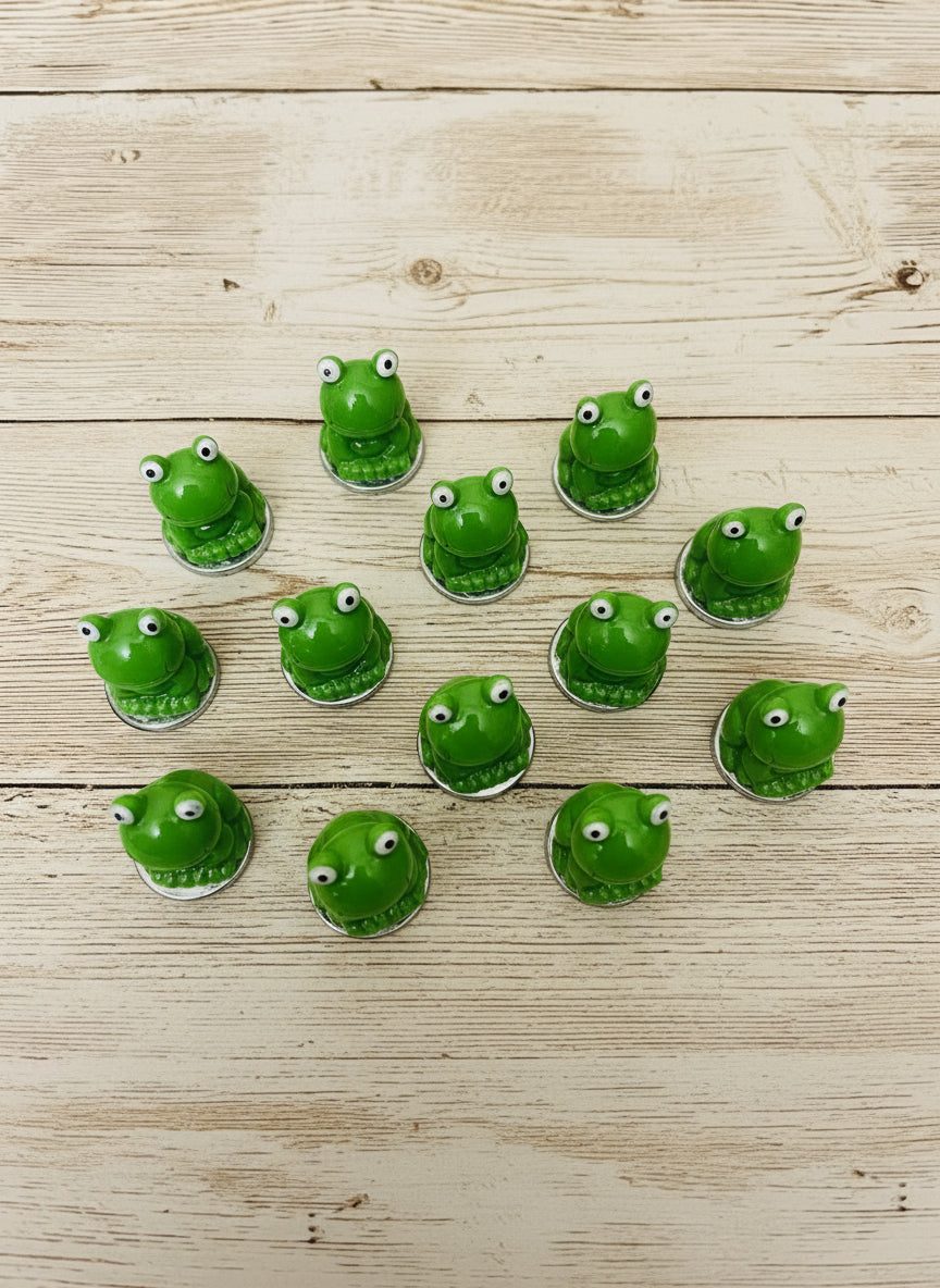 50 Froggy Filler Bingo Chips with Wand and Container 50 Ranitas para Cartas de Bingo con Pala Magnetica y Corcholata