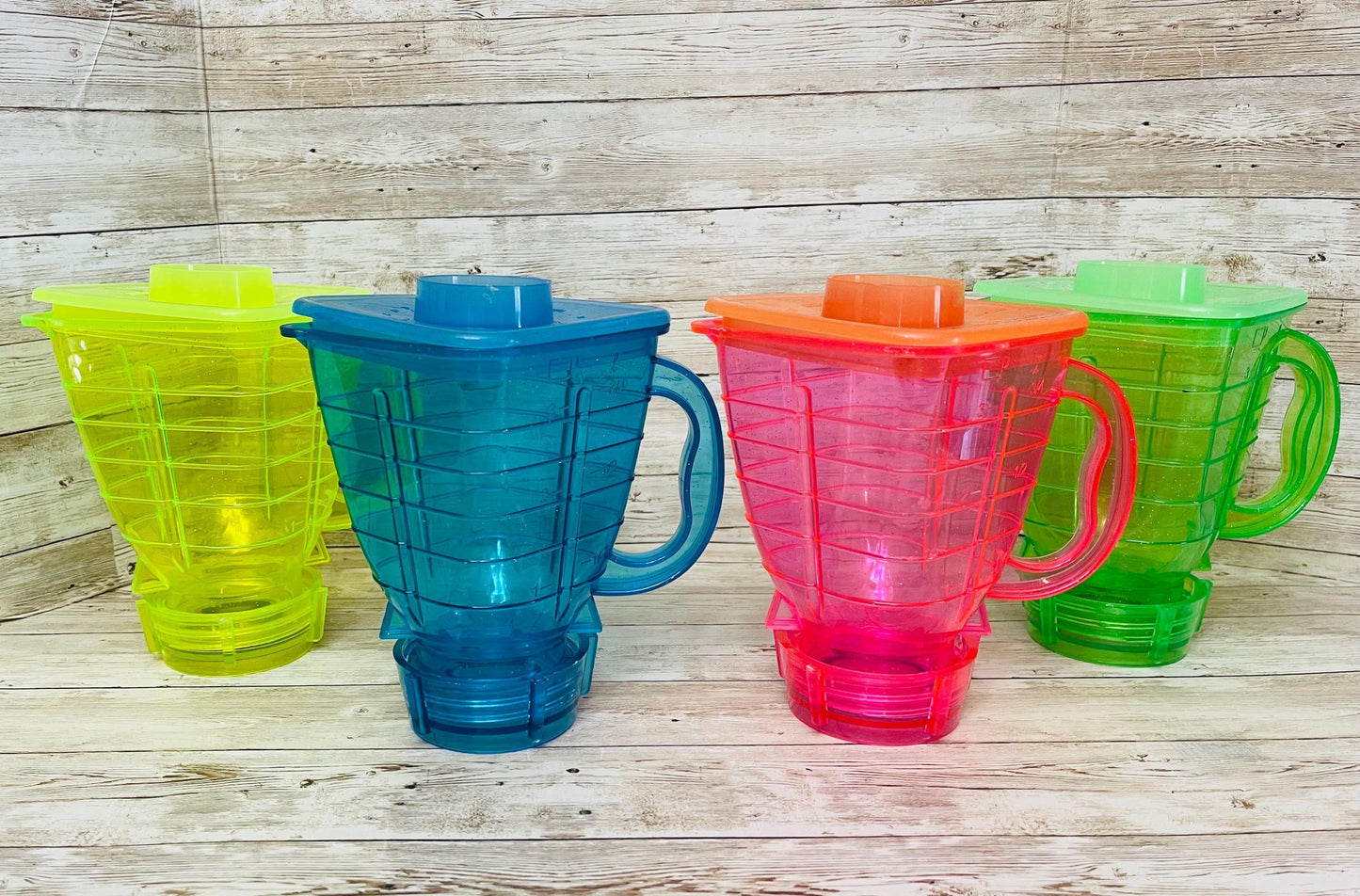 Licuachelas Mexicanos para Bebidas y Botanas 1 Litro Se Envian Colores Surtidos Mexican Plastic Drink Blender Cups for Drinks and Snacks