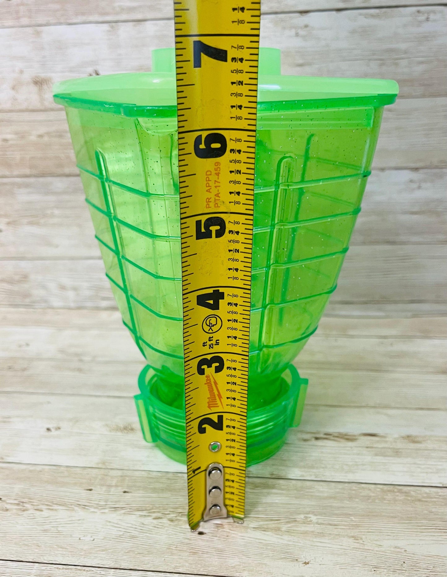 Licuachelas Mexicanos para Bebidas y Botanas 1 Litro Se Envian Colores Surtidos Mexican Plastic Drink Blender Cups for Drinks and Snacks