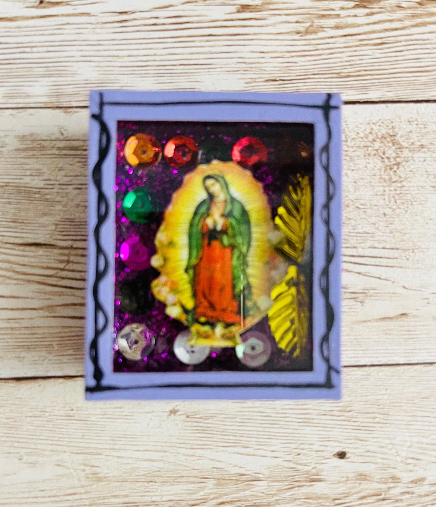 Nicho Mexicano Con Iman de La  Virgen Maria Virgin Mary Magnet Shadow Box Nicho