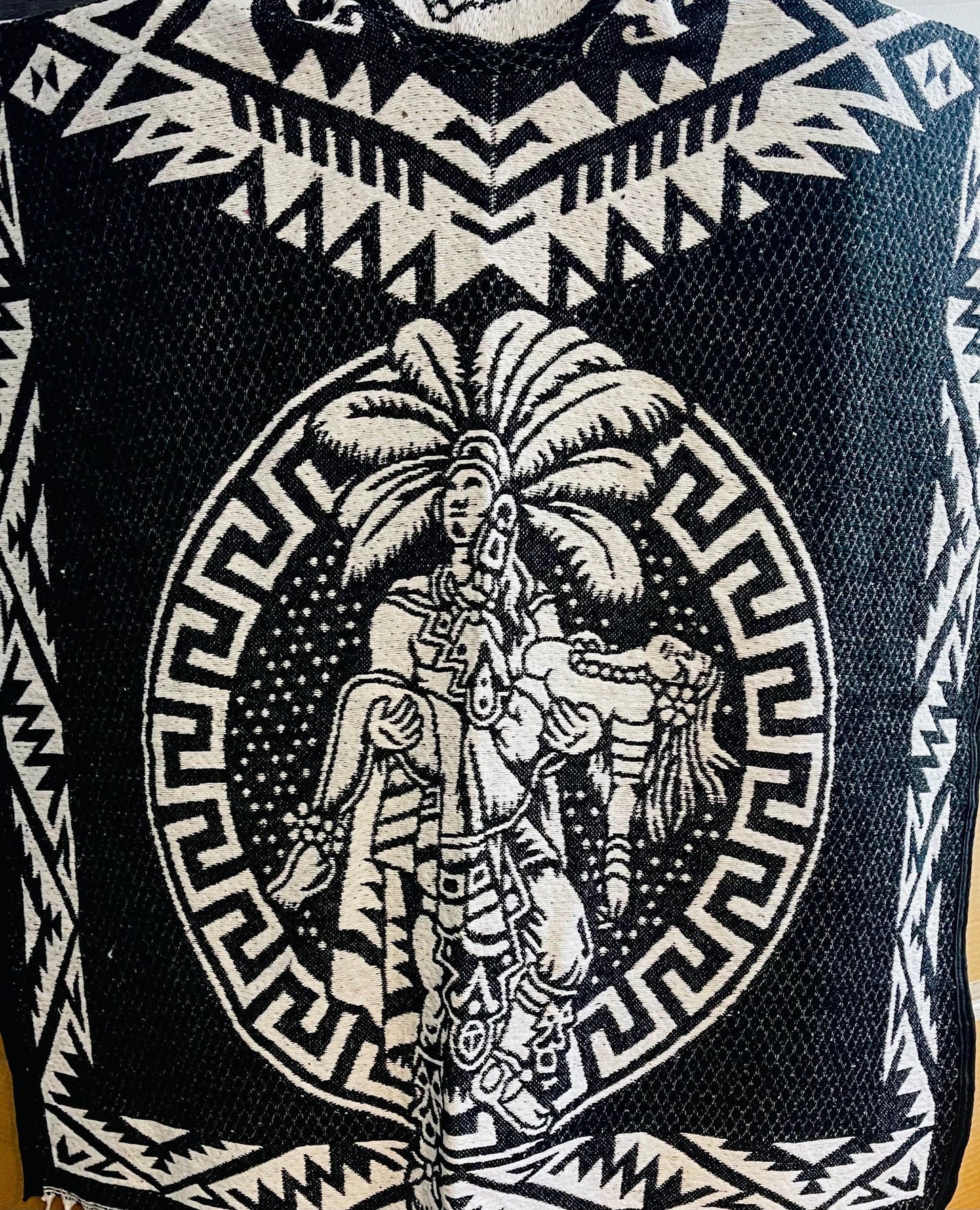 Mexican Poncho Aztec Calendar Poncho Gavan Calendario Azteca con Amor Eterno