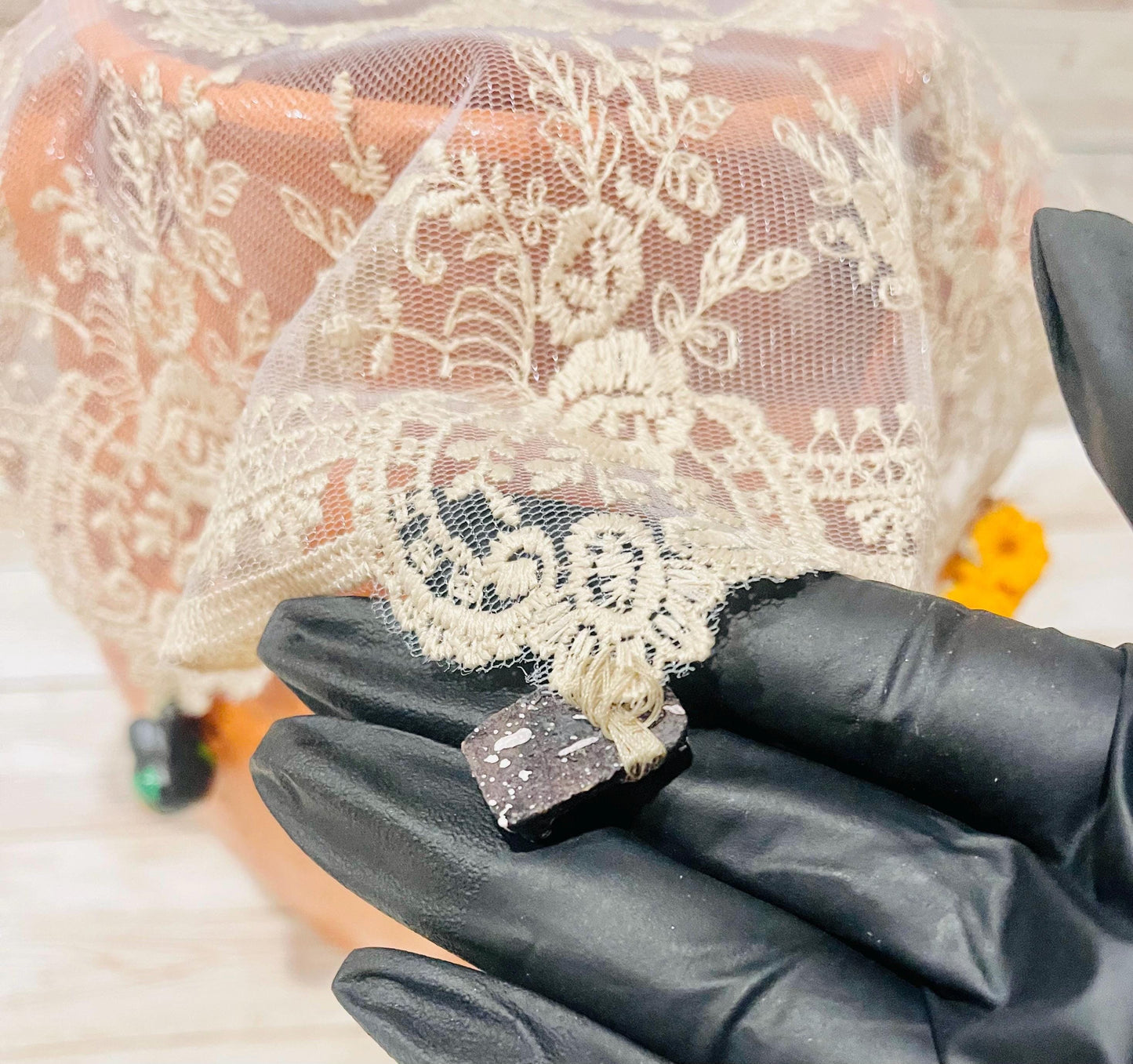Mantelito de Encaje con DecoraciГіnes Cobertor Para Ollas Lace Cloth Placemat Pot Cover with Mini Mexican Accents