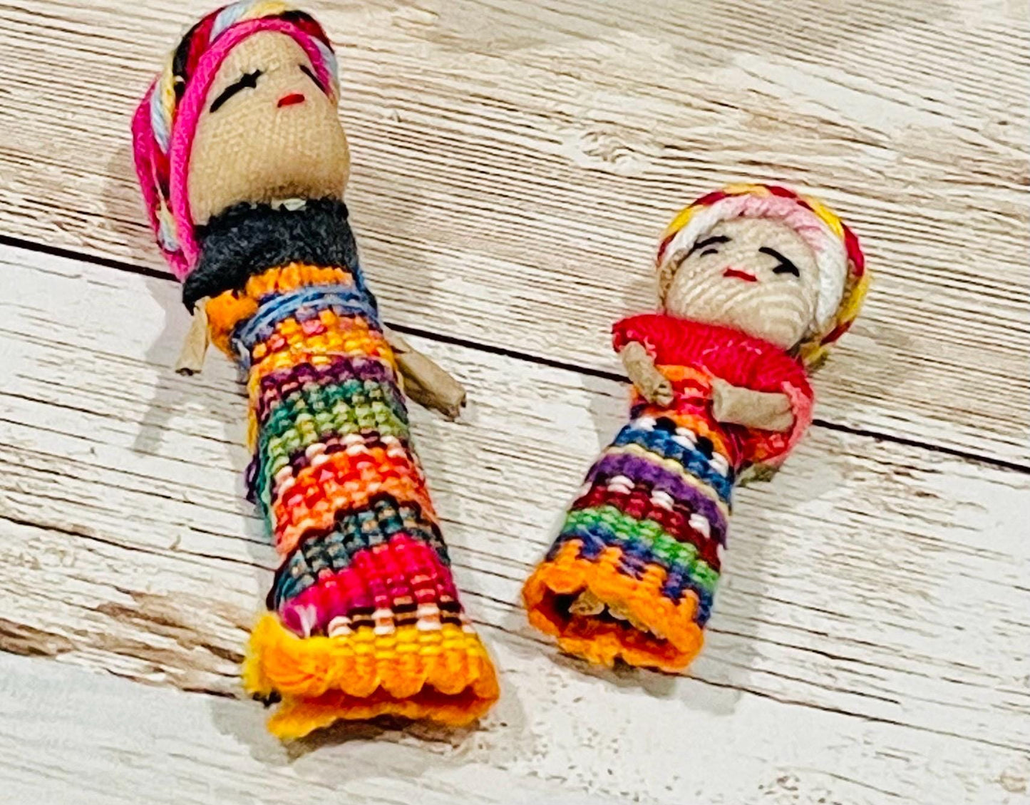 Mexican Artesanal Gift Set Earrings 2 Worry Free Dolls Description Card & Pouch Aretes Artesanales Mexicanos con 2 MuГ±equitas Quita Pena