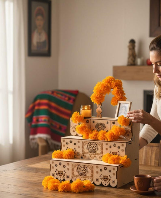 Altar de Ofrenda para Dia De Los Muertos de Madera con Flores y Accesorios  Day of the Dead Wood Offering Altar with Flowers and Accessories