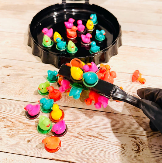 Fichas de Patitos con Pala Magnética y Corcholata Resin Colorful Filler Cards Duckies Chips with Magnetic Wand and Container