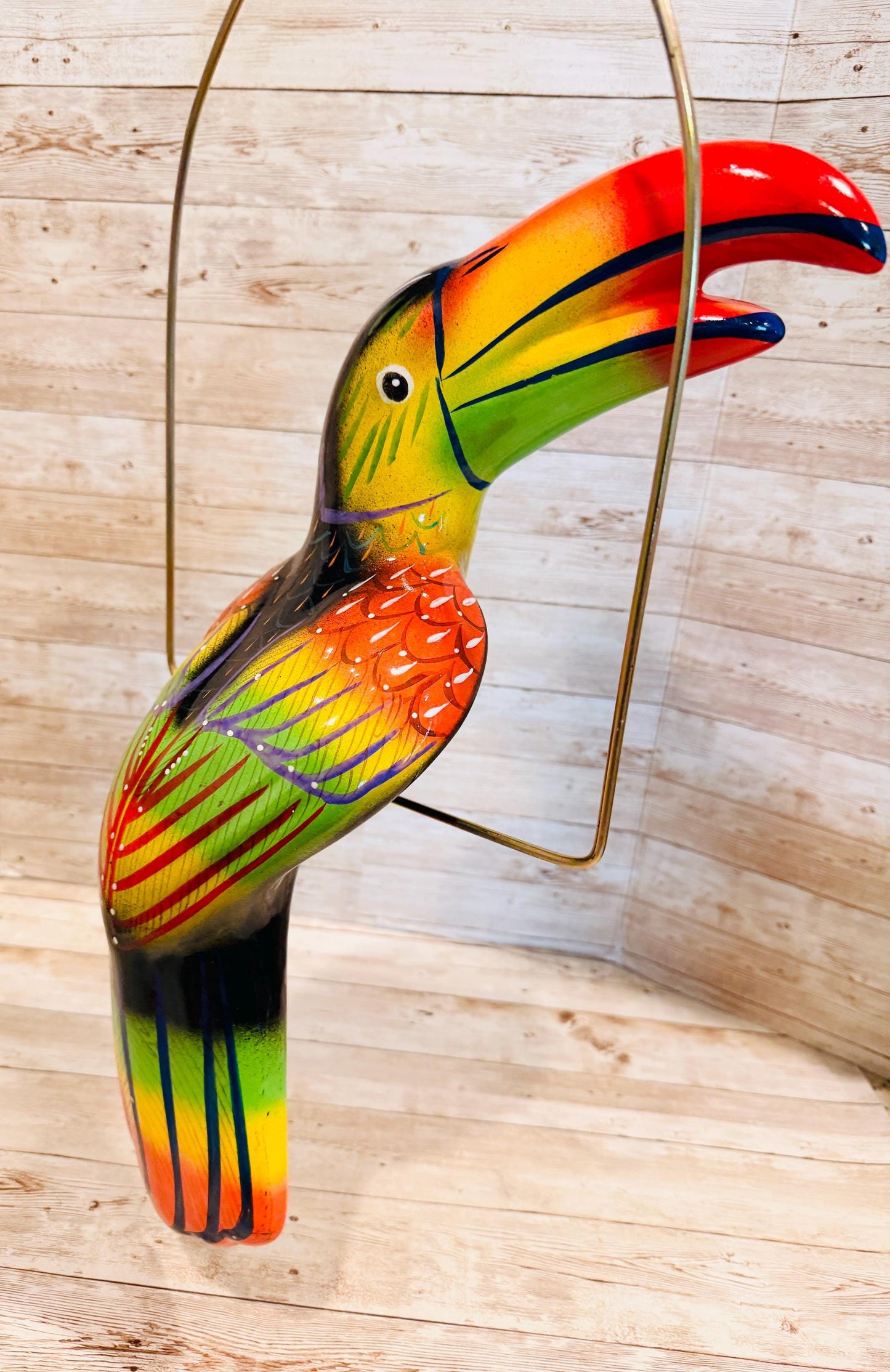 Hanging Exotic Toucan in Ring Mexican Pottery Ceramic Tucan oh  Pajaro Mexicano De Cerámica en Su Aro