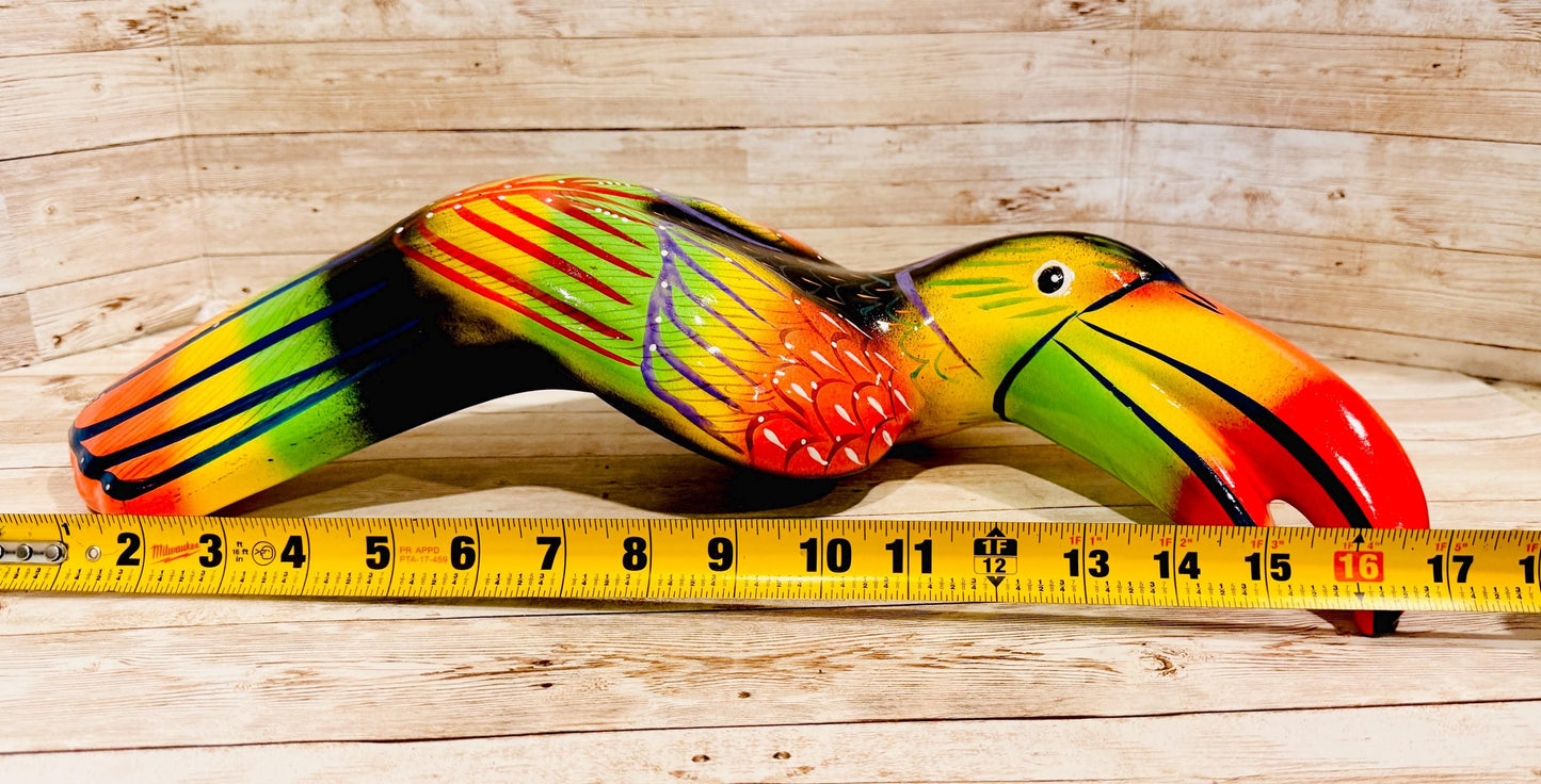 Hanging Exotic Toucan in Ring Mexican Pottery Ceramic Tucan oh  Pajaro Mexicano De Cerámica en Su Aro