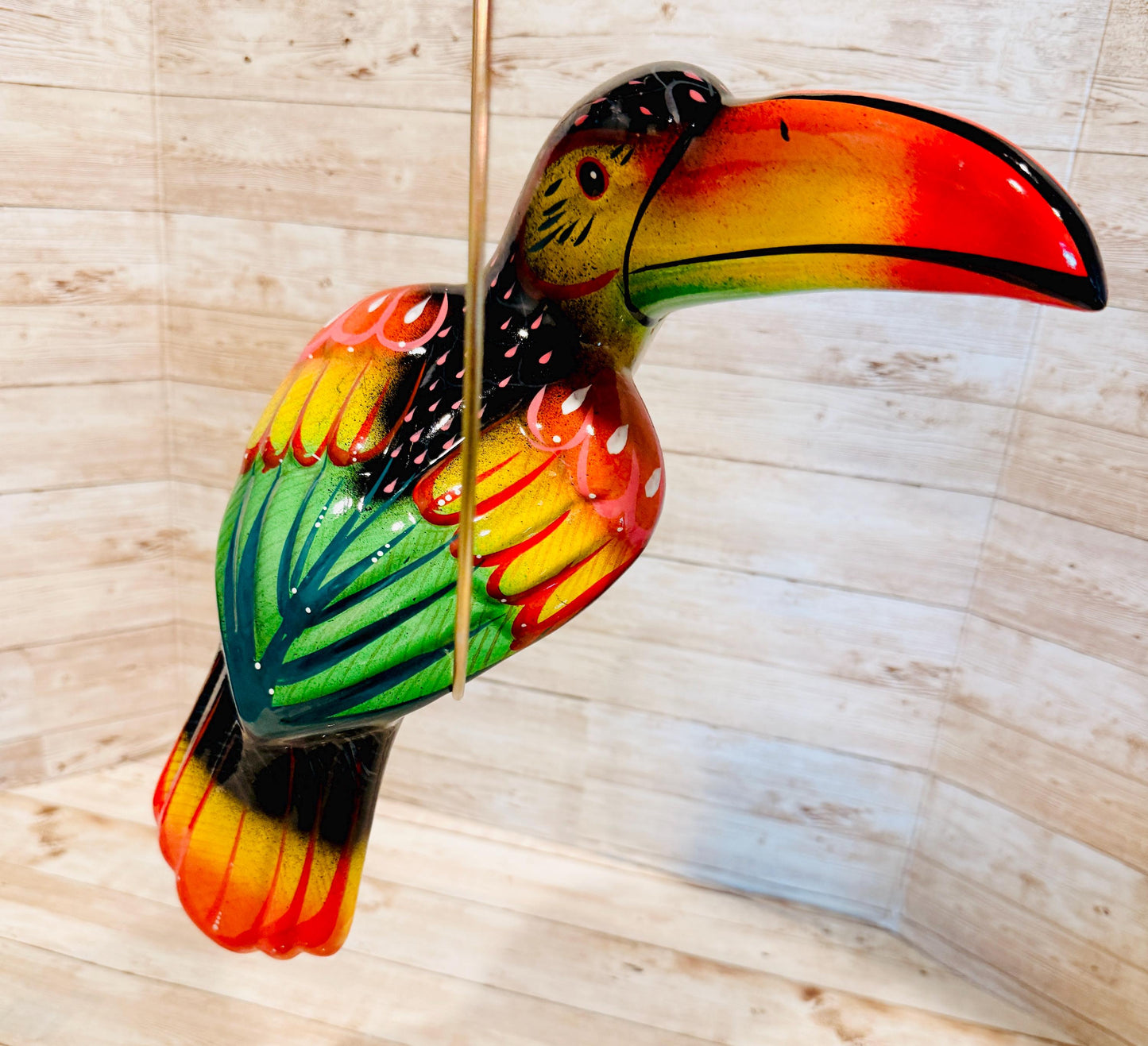 Hanging Exotic Toucan in Ring Mexican Pottery Ceramic Tucan oh  Pajaro Mexicano De Cerámica en Su Aro