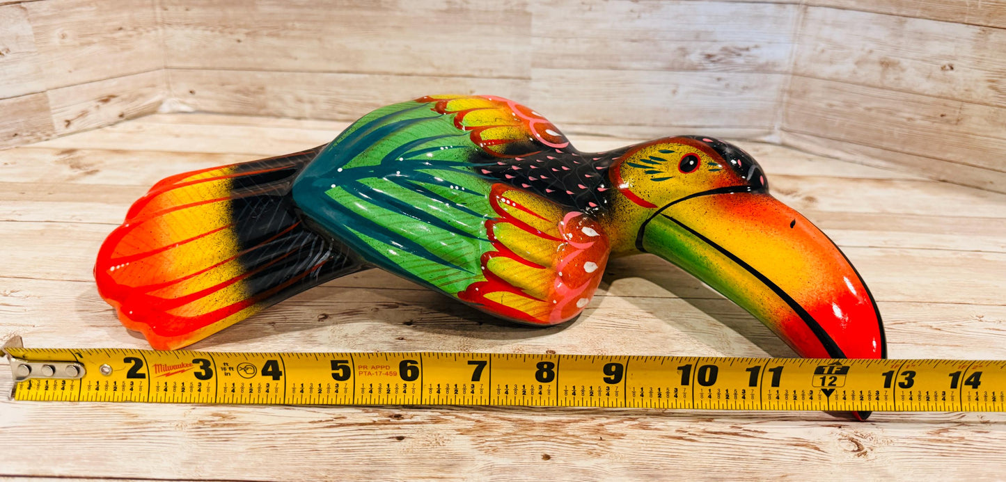 Hanging Exotic Toucan in Ring Mexican Pottery Ceramic Tucan oh  Pajaro Mexicano De Cerámica en Su Aro