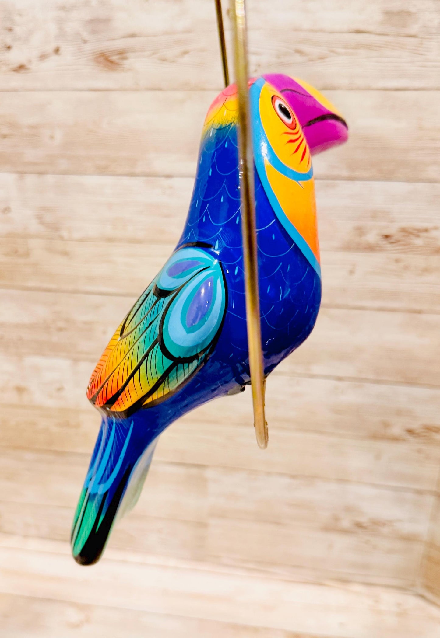 Hanging Exotic Bird in Ring Mexican Pottery Ceramic Pajaro Mexicano De Cerámica en Su Aro